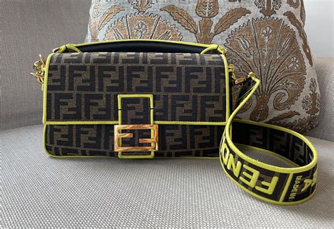 bolsa baguette fendi|Fendi baguette size guide.